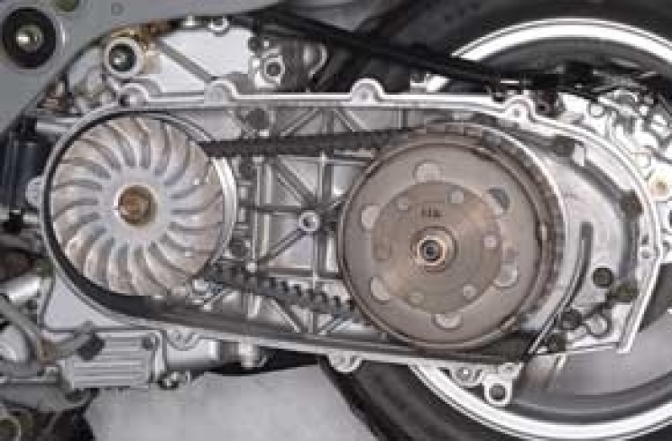 Gabut Di Rumah, Yuk Rawat Motor Kesayangan Biar Gak Rewel