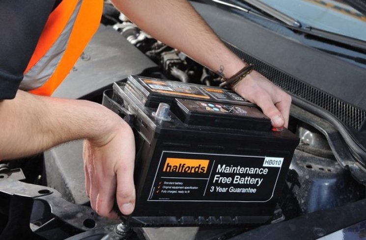 Cara Mudah Hitung Usia Aki Mobil, Jaga Performa Kendaraan Agar&nbsp;Awet